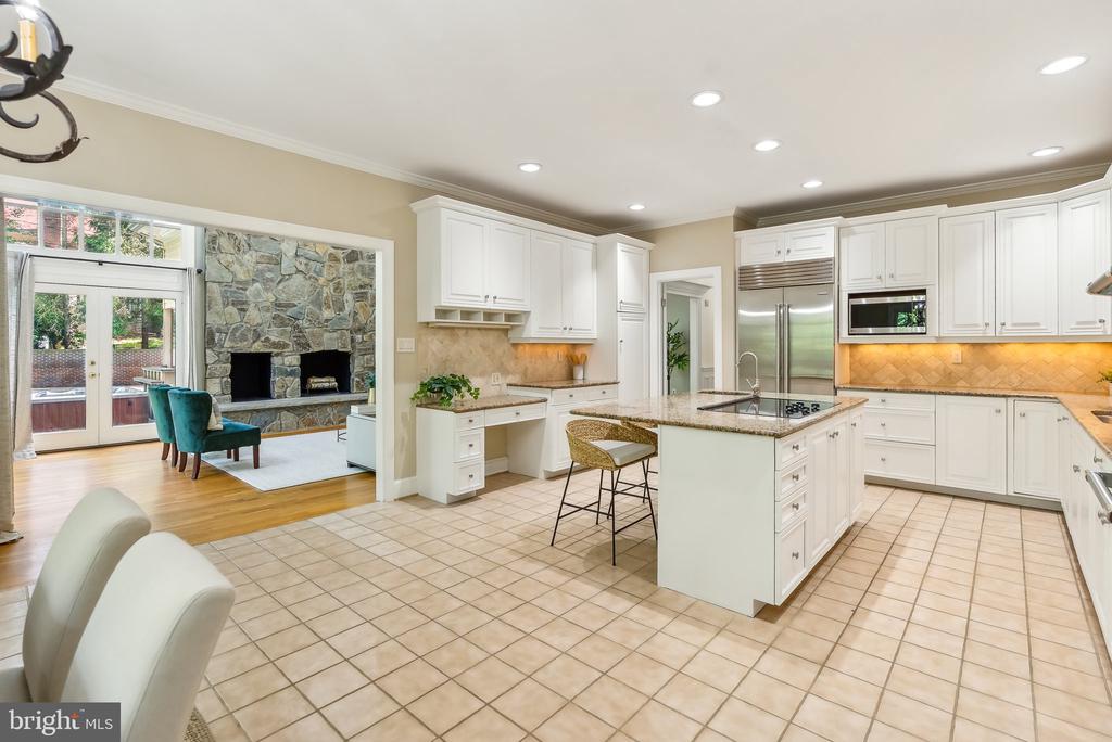 8702 OLD DOMINION DRIVE