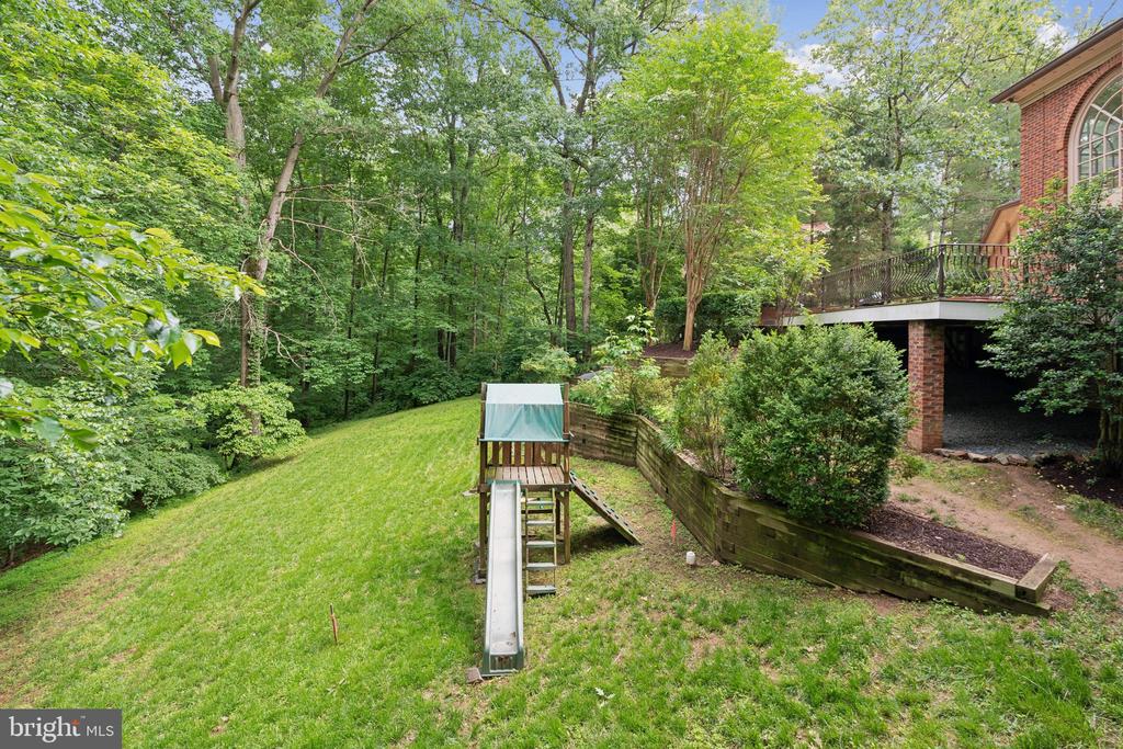 8702 OLD DOMINION DRIVE