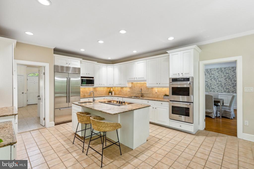 8702 OLD DOMINION DRIVE
