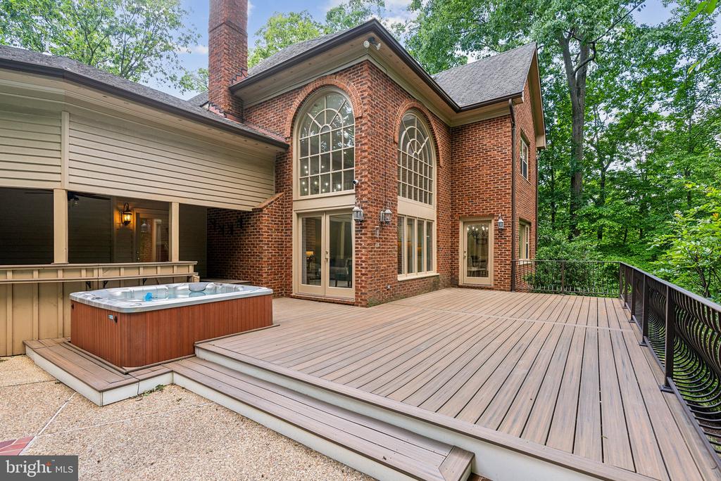 8702 OLD DOMINION DRIVE