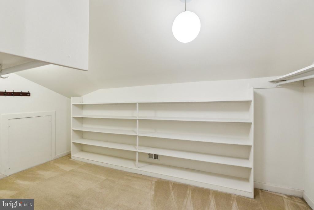8702 OLD DOMINION DRIVE