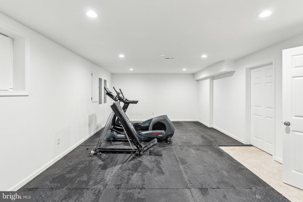 8702 OLD DOMINION DRIVE