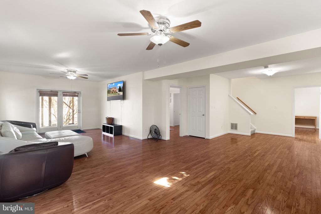 5803 WESTCHESTER STREET