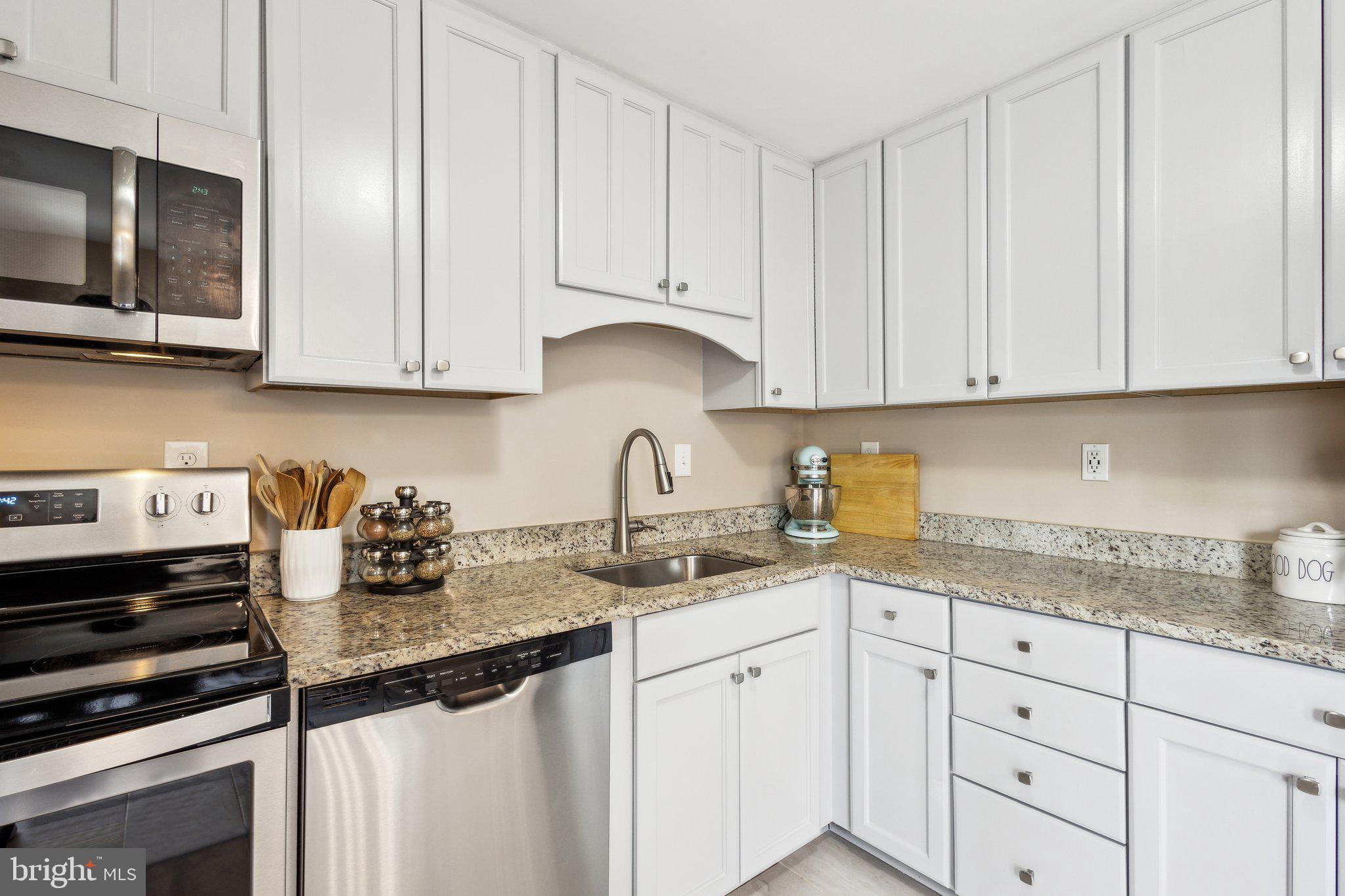 8412 GREAT LAKE LANE