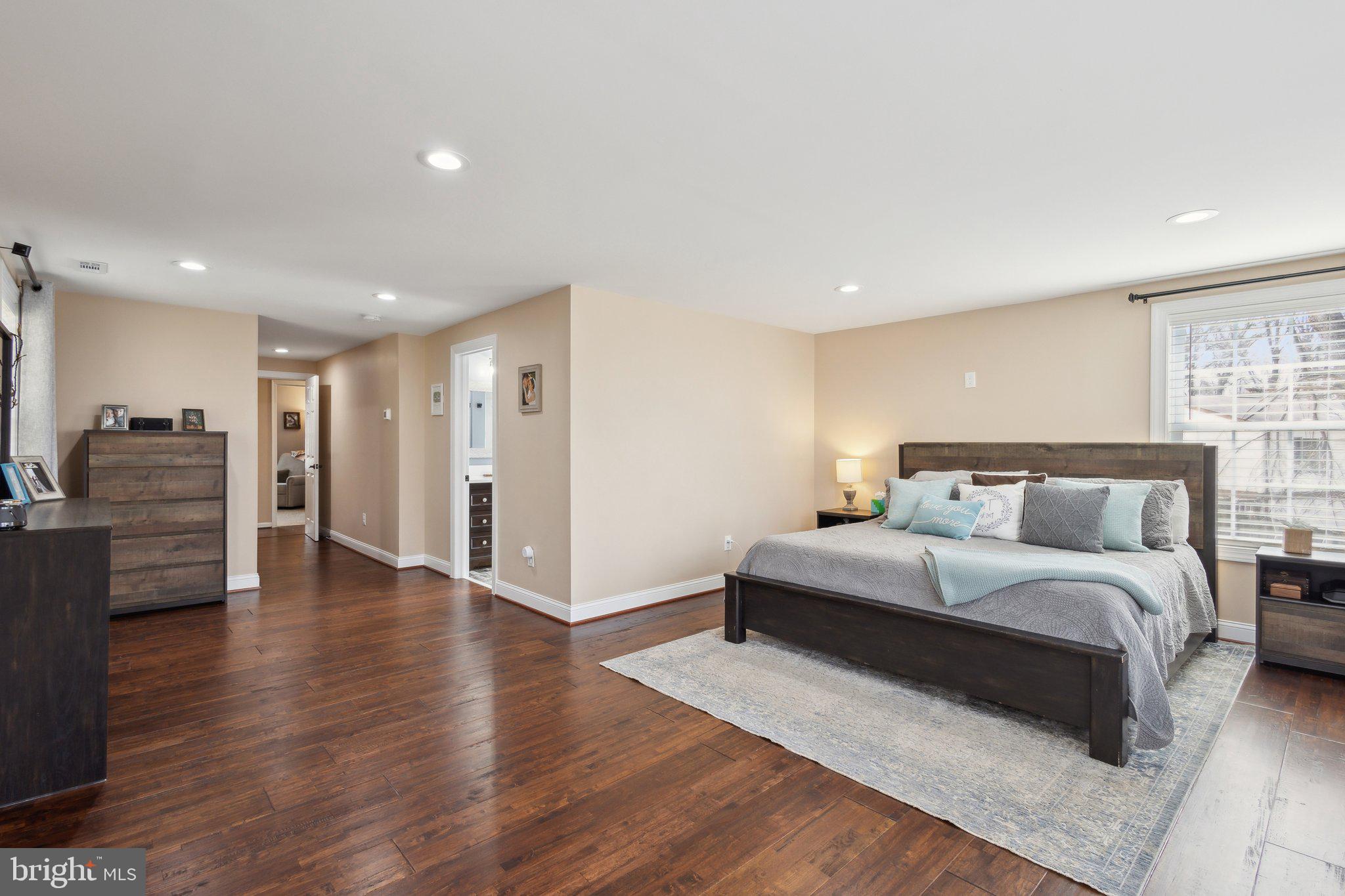 8412 GREAT LAKE LANE