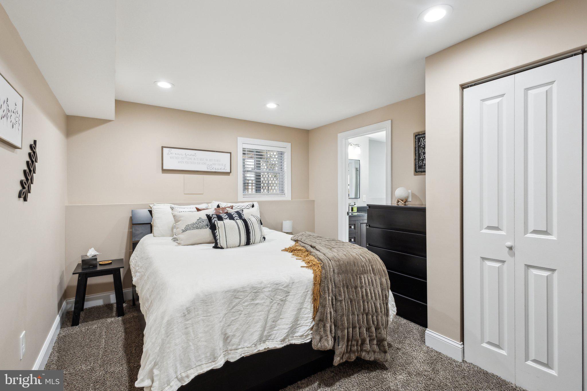 8412 GREAT LAKE LANE