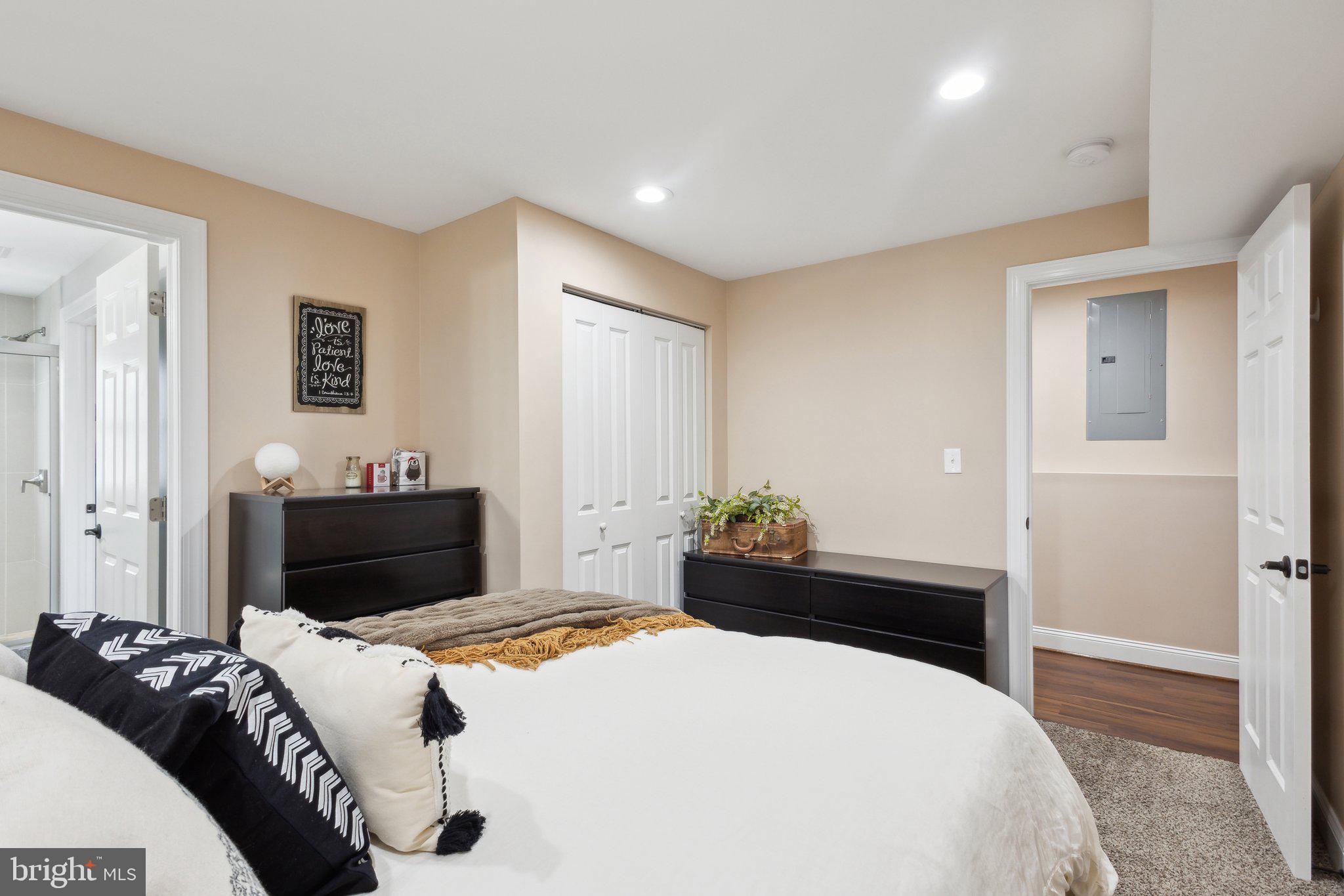 8412 GREAT LAKE LANE