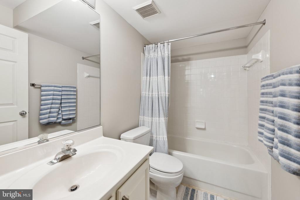 5811 CLAPHAM ROAD