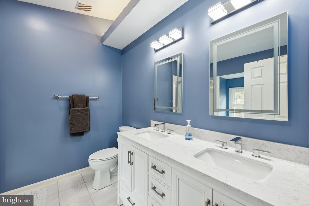 5811 CLAPHAM ROAD