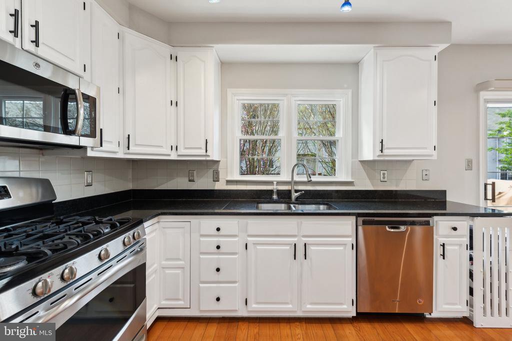 5811 CLAPHAM ROAD