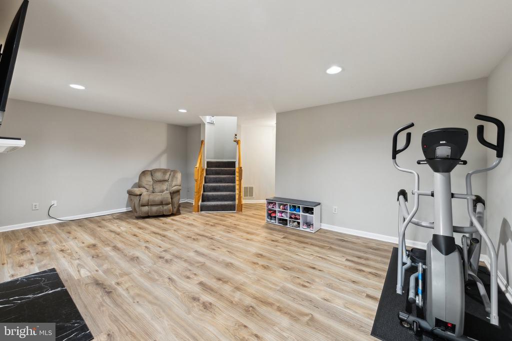 5811 CLAPHAM ROAD