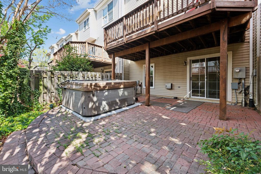 5811 CLAPHAM ROAD
