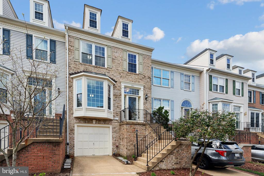 5811 CLAPHAM ROAD