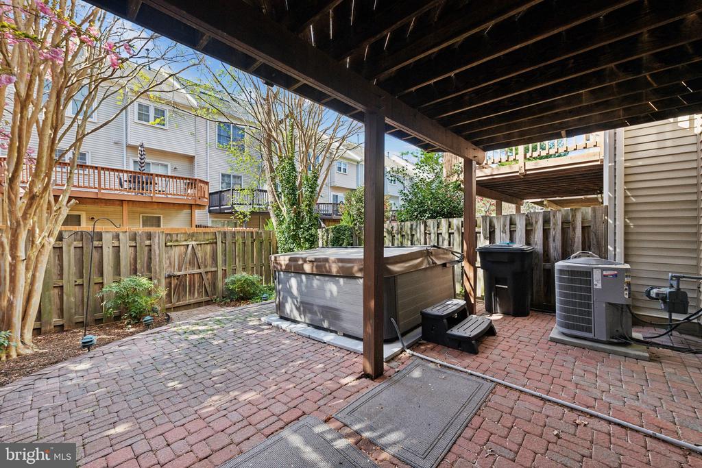 5811 CLAPHAM ROAD