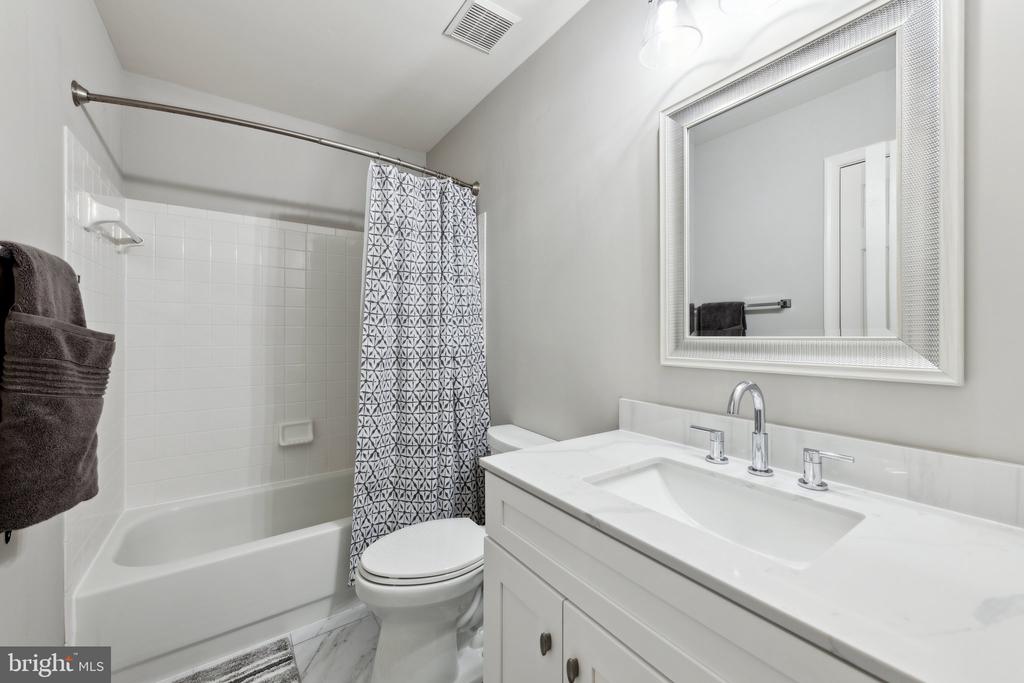 5811 CLAPHAM ROAD