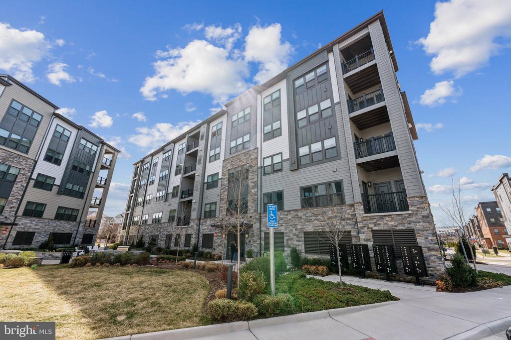 12875 MOSAIC PARK WAY 4-J