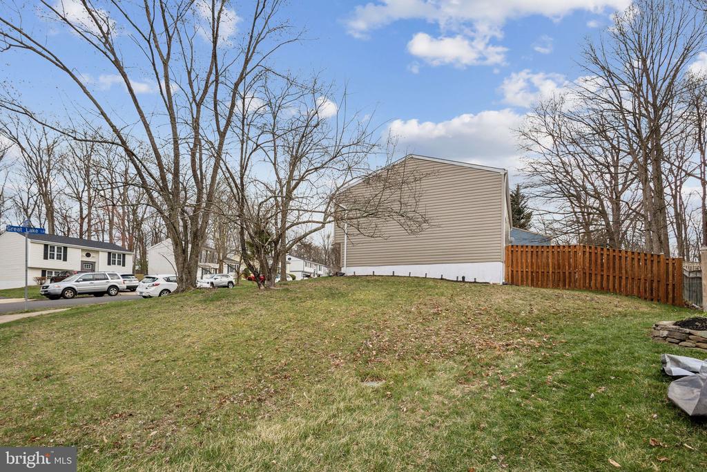 8406 GREAT LAKE LANE