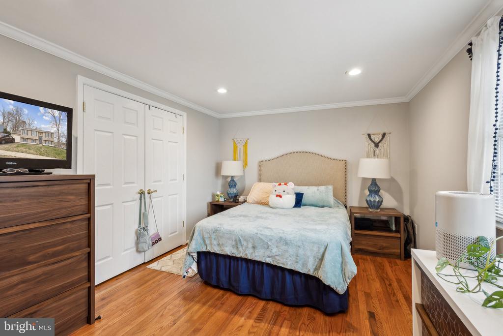 8406 GREAT LAKE LANE
