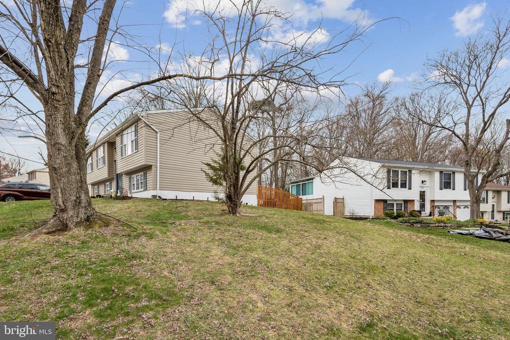8406 GREAT LAKE LANE