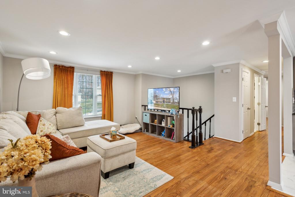 8406 GREAT LAKE LANE