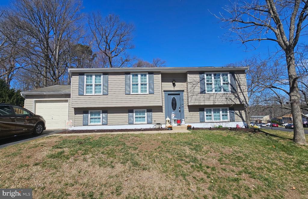 8406 GREAT LAKE LANE