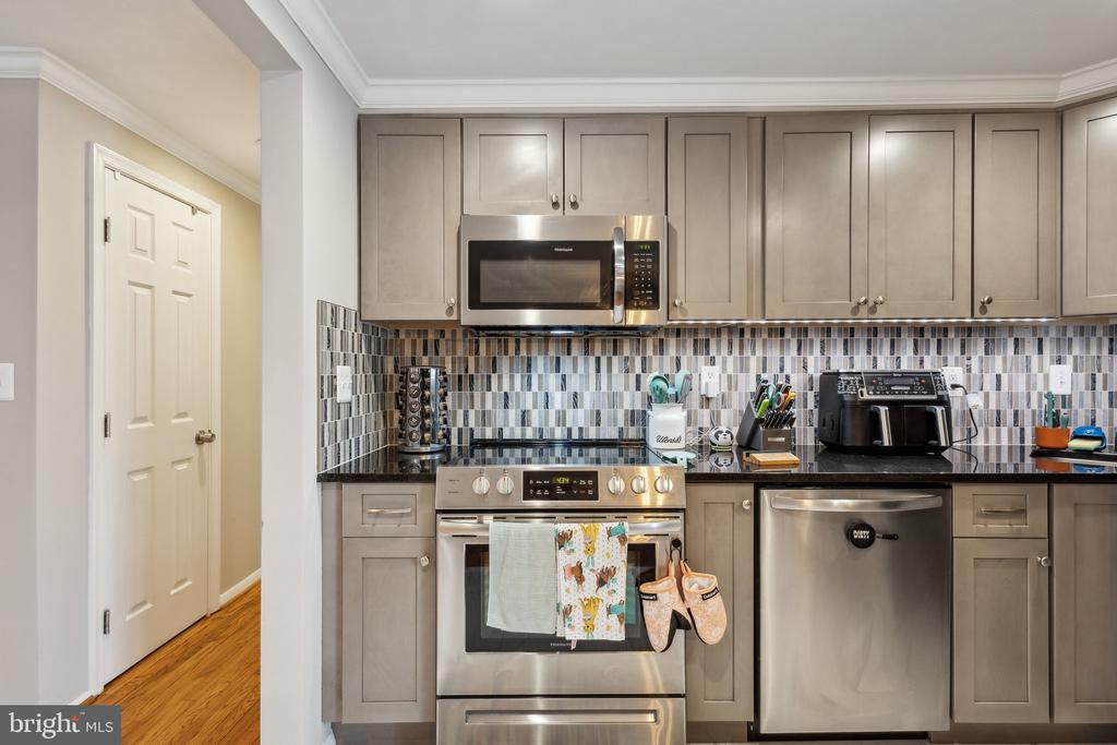 8406 GREAT LAKE LANE