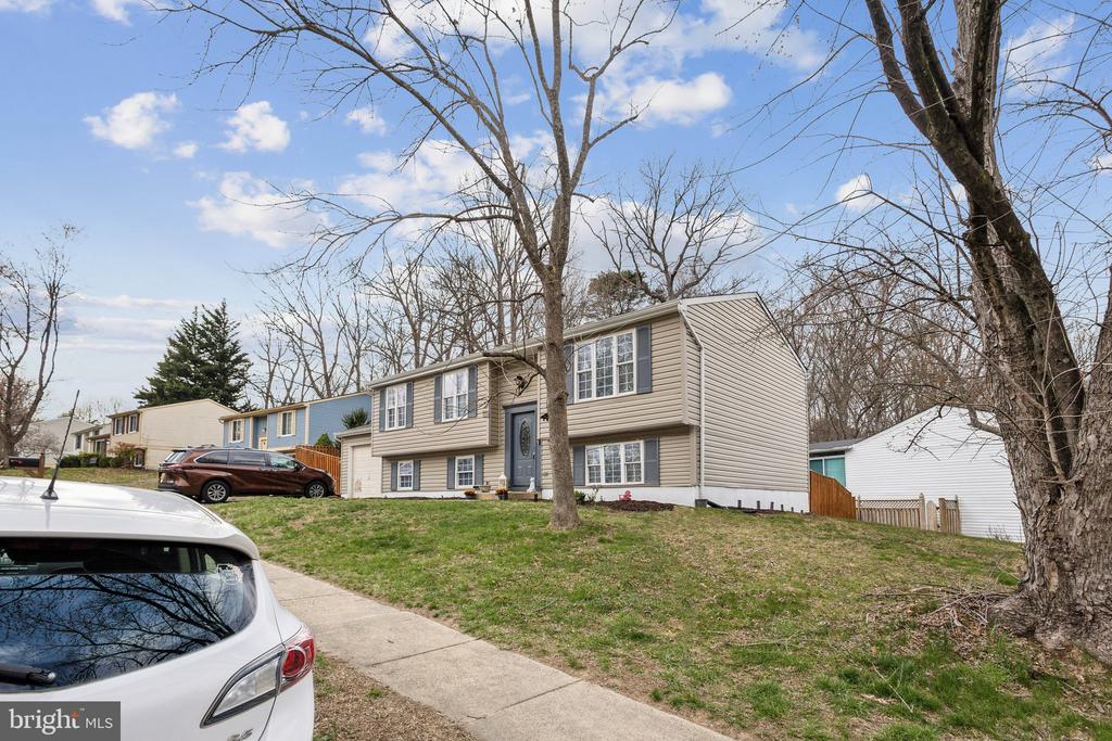 8406 GREAT LAKE LANE
