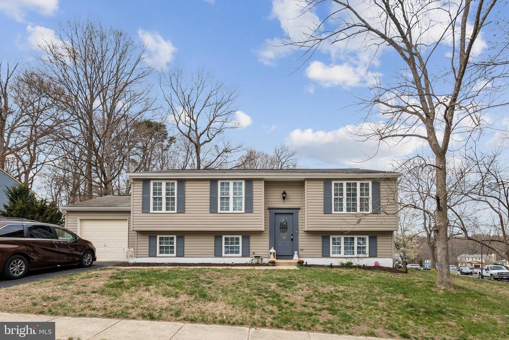 8406 GREAT LAKE LANE