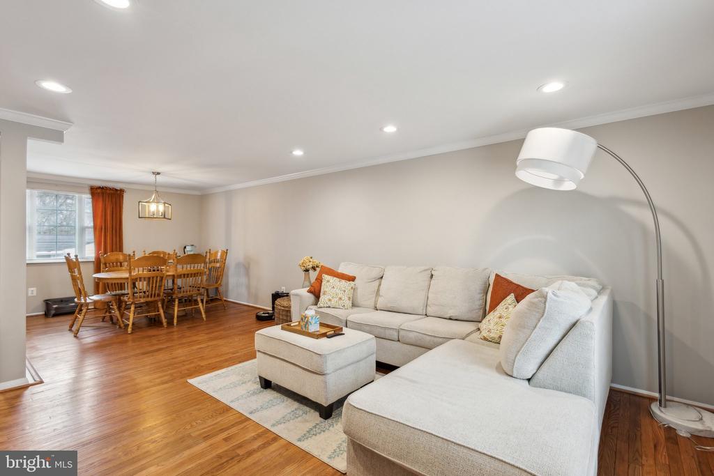 8406 GREAT LAKE LANE