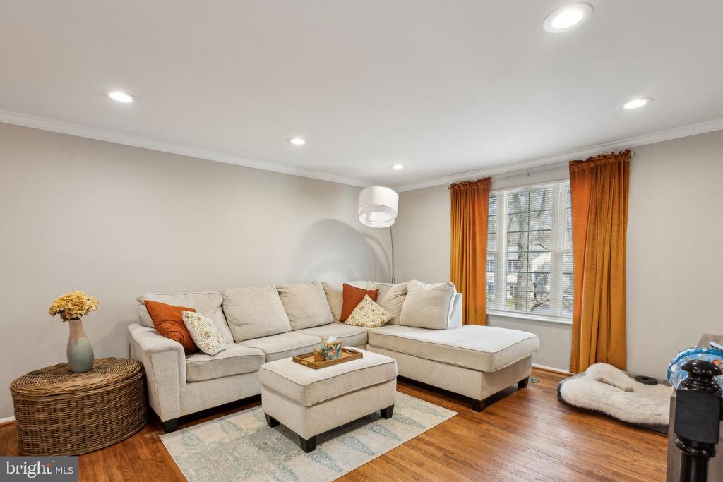 8406 GREAT LAKE LANE