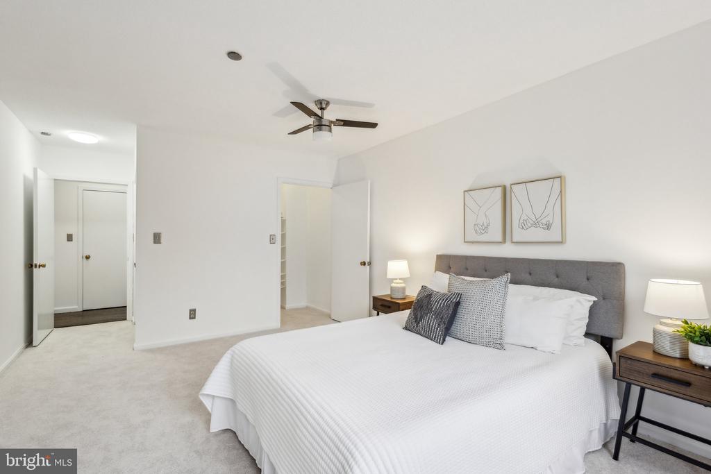 3713 S GEORGE MASON DRIVE T15W