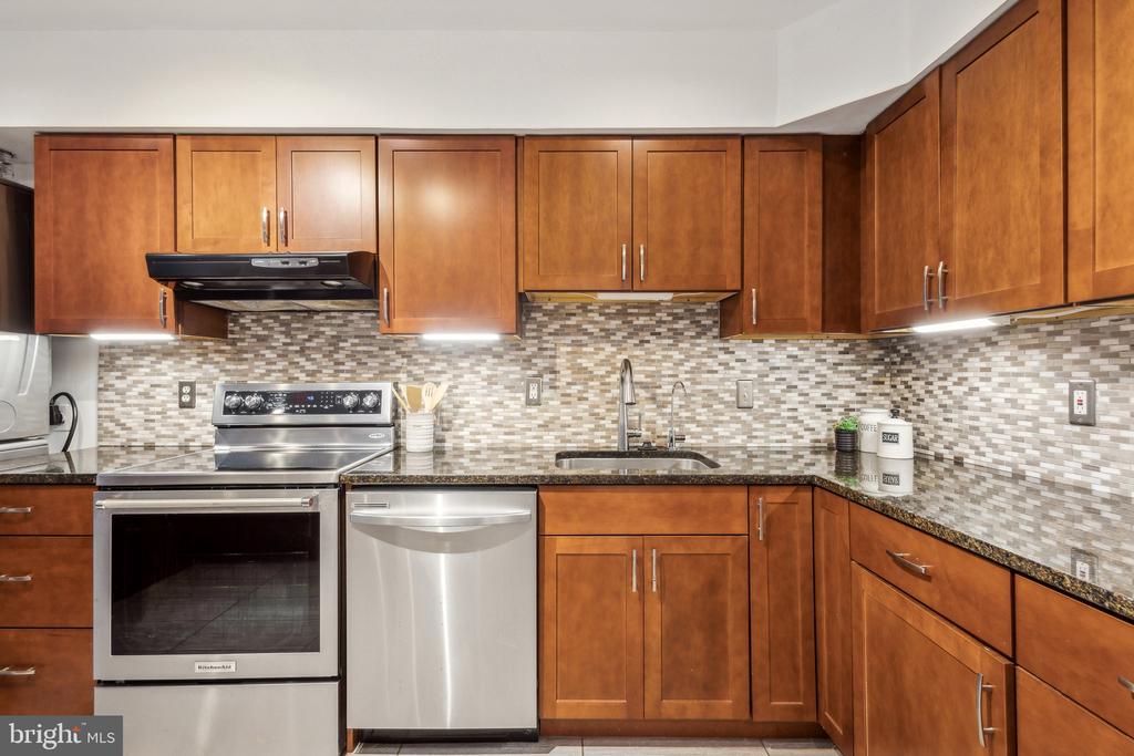 3713 S GEORGE MASON DRIVE T15W