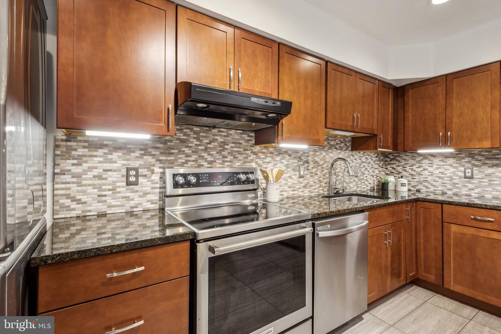 3713 S GEORGE MASON DRIVE T15W