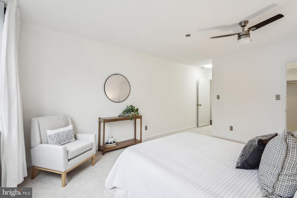 3713 S GEORGE MASON DRIVE T15W