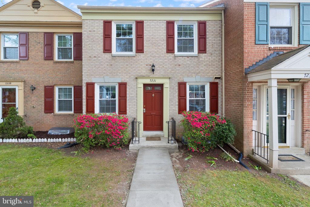 7231 HILLMEAD COURT