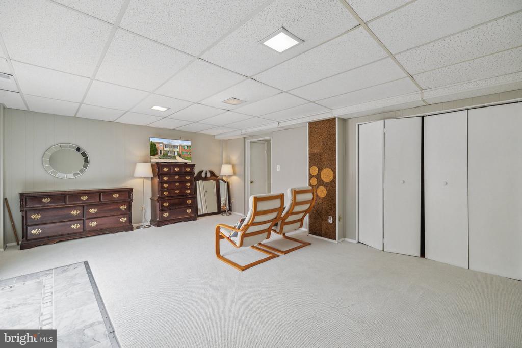 8376 GLASTONBURY COURT