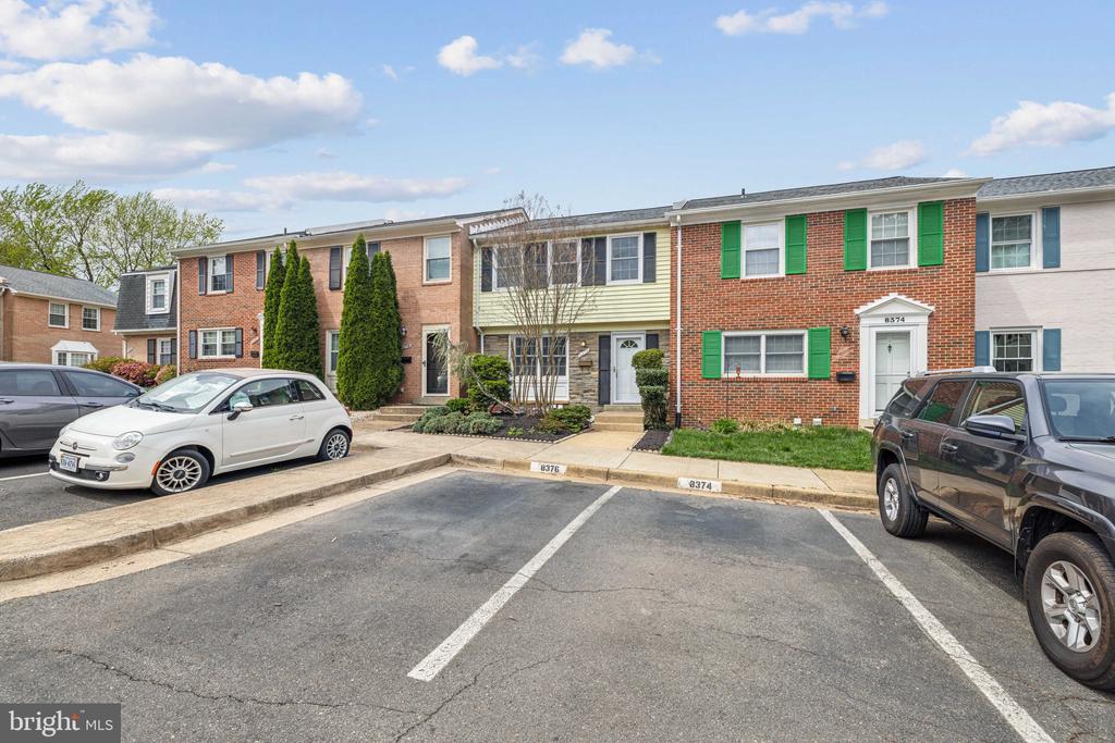8376 GLASTONBURY COURT