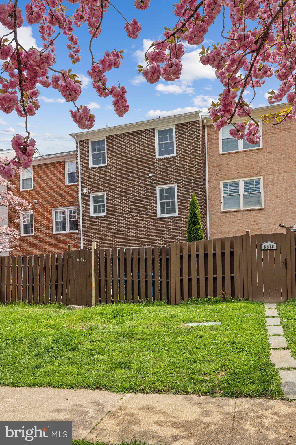 8376 GLASTONBURY COURT