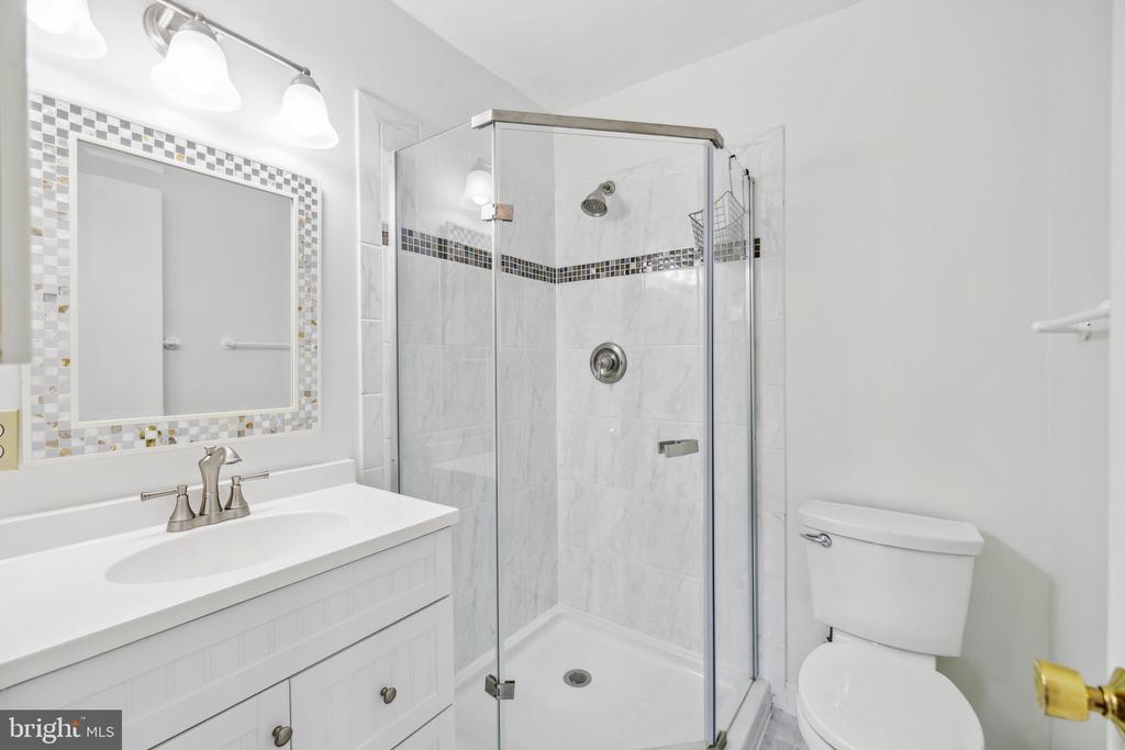 8376 GLASTONBURY COURT