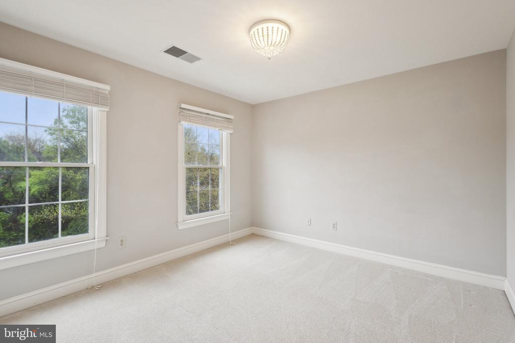 4056 LAAR COURT