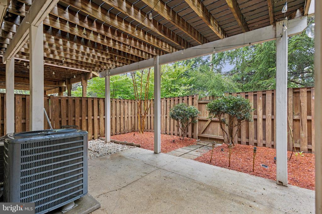 4056 LAAR COURT