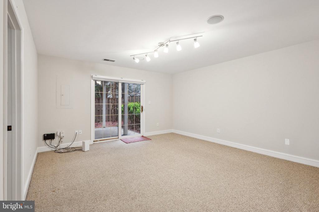 4056 LAAR COURT