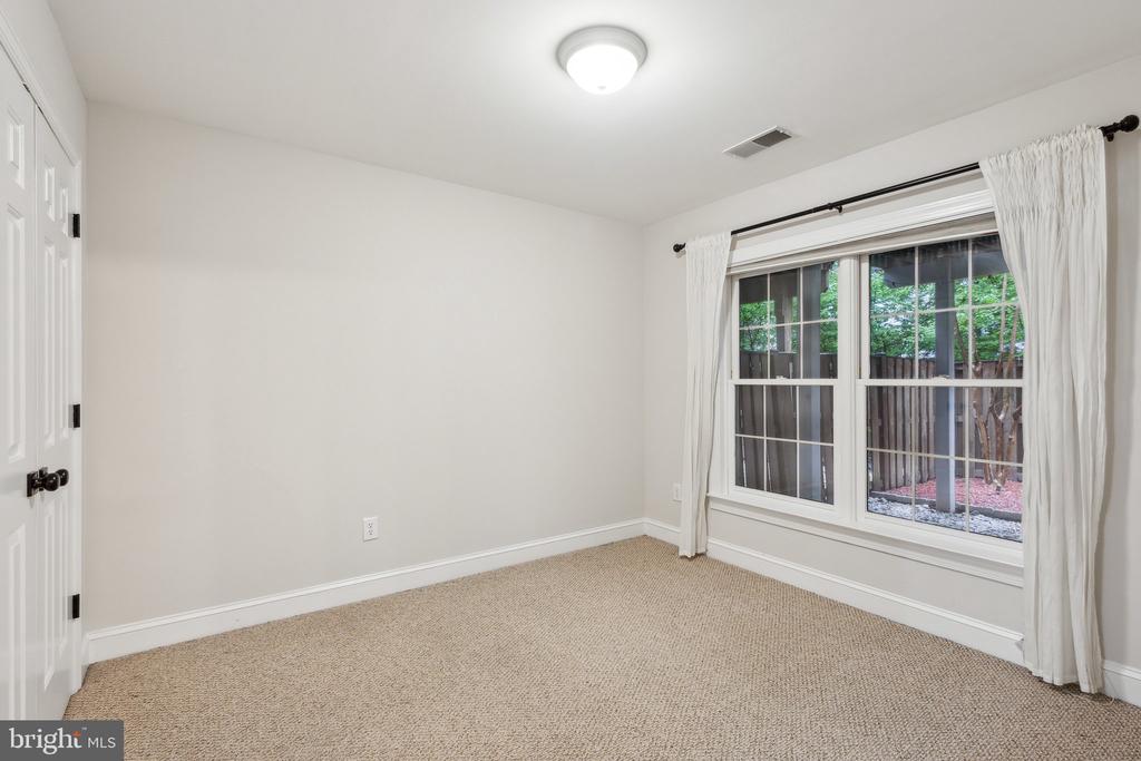 4056 LAAR COURT