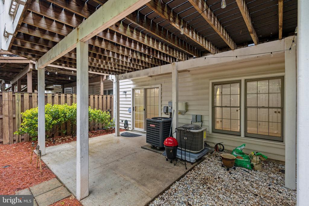 4056 LAAR COURT