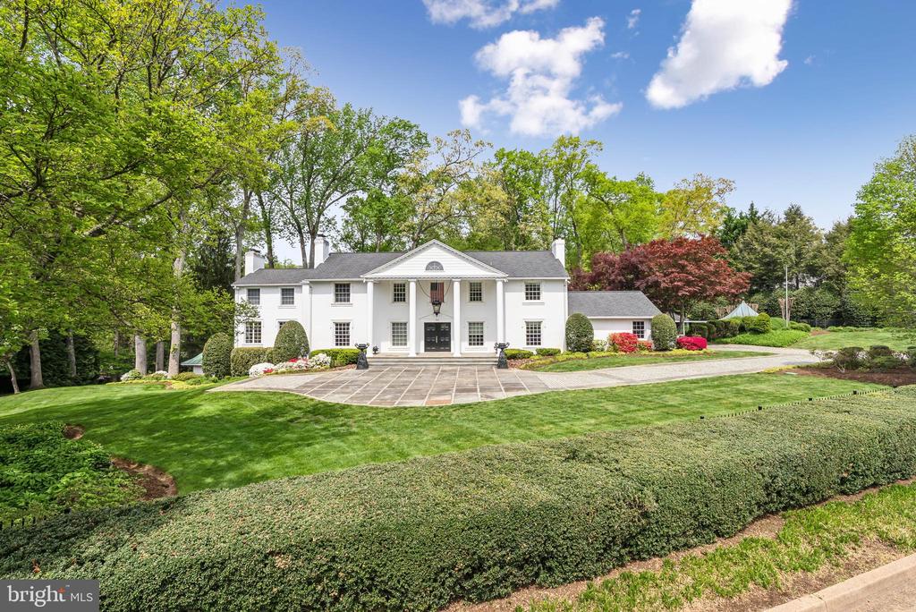 932 WOBURN COURT