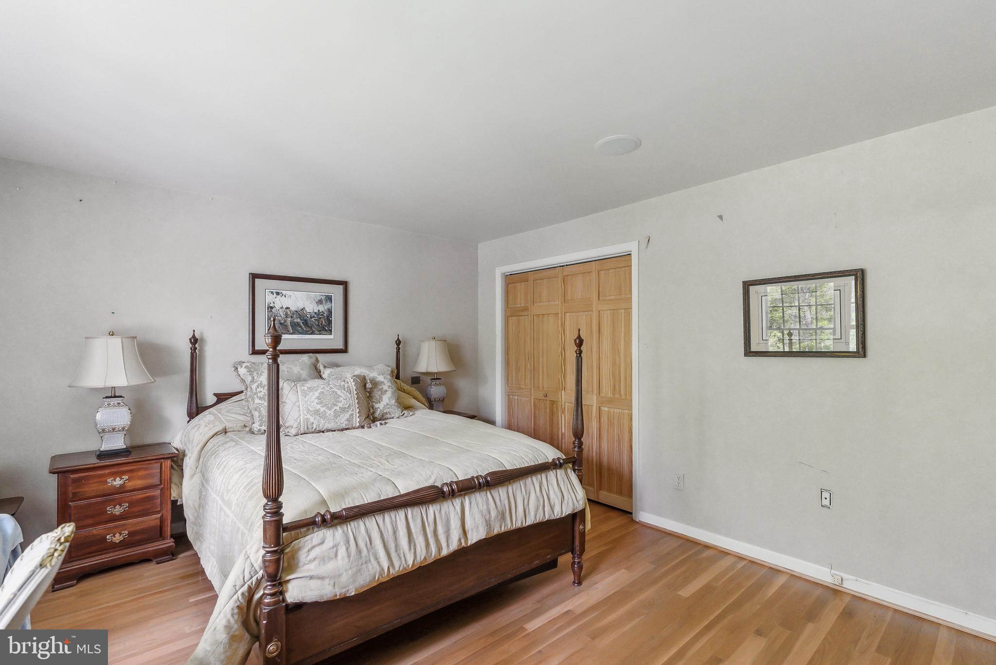 932 WOBURN COURT