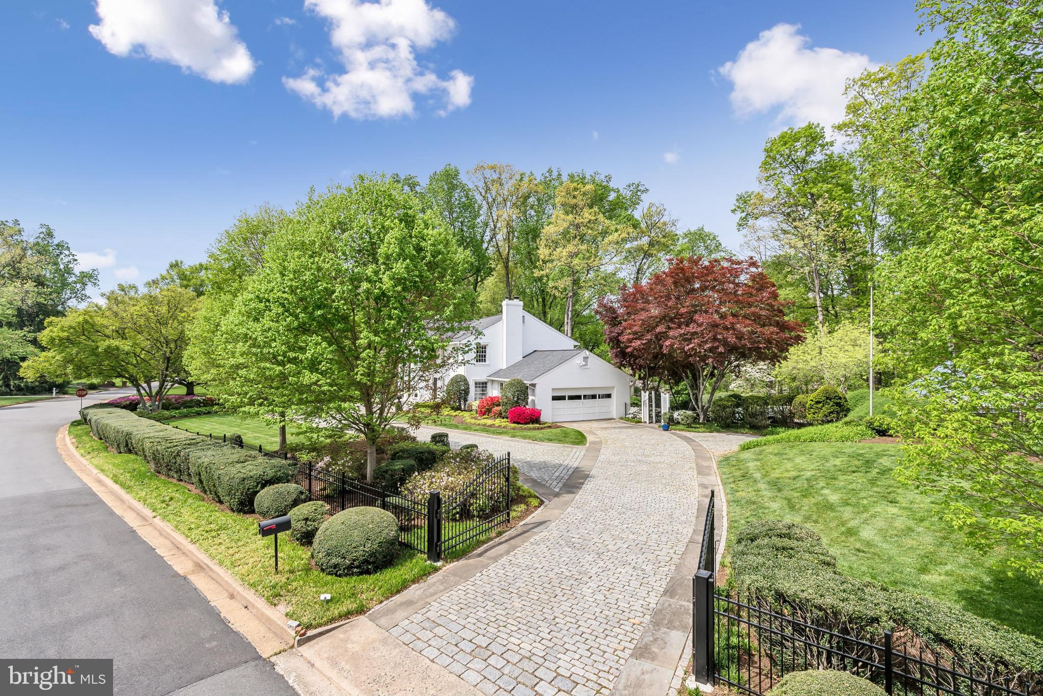 932 WOBURN COURT