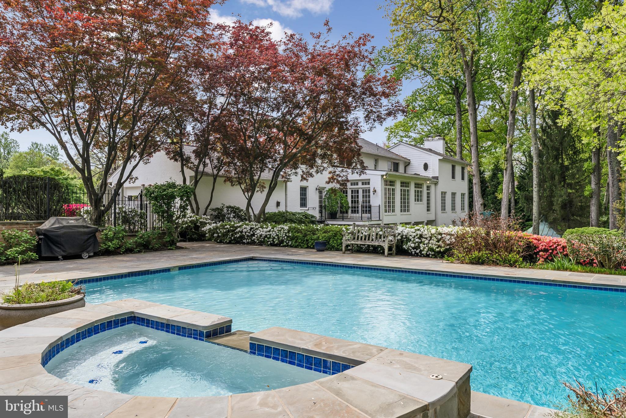 932 WOBURN COURT