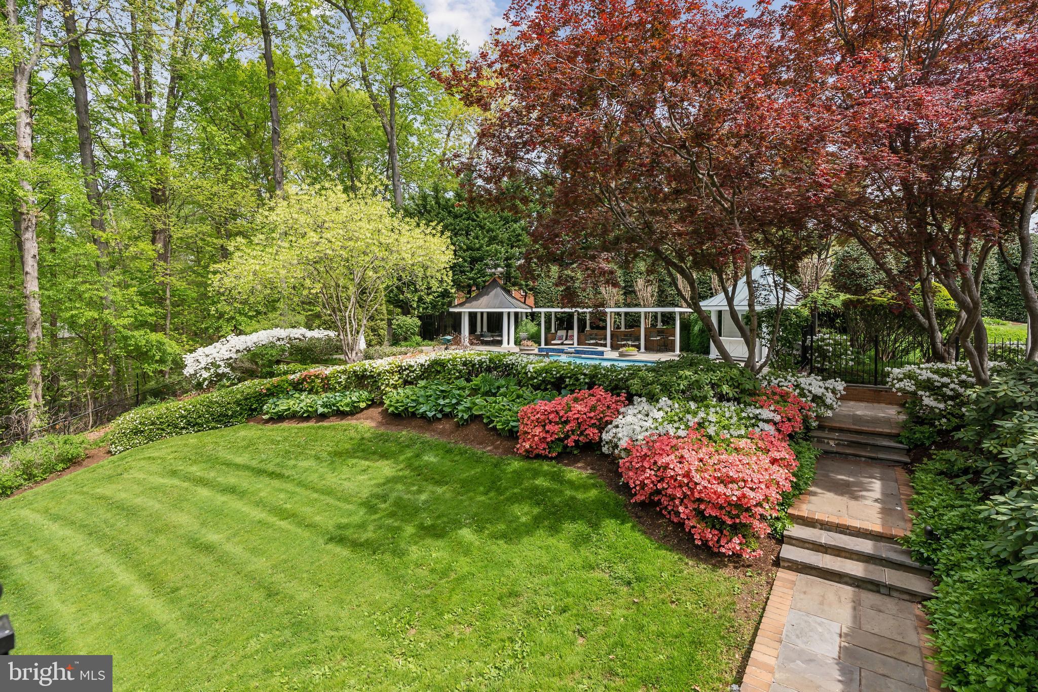 932 WOBURN COURT