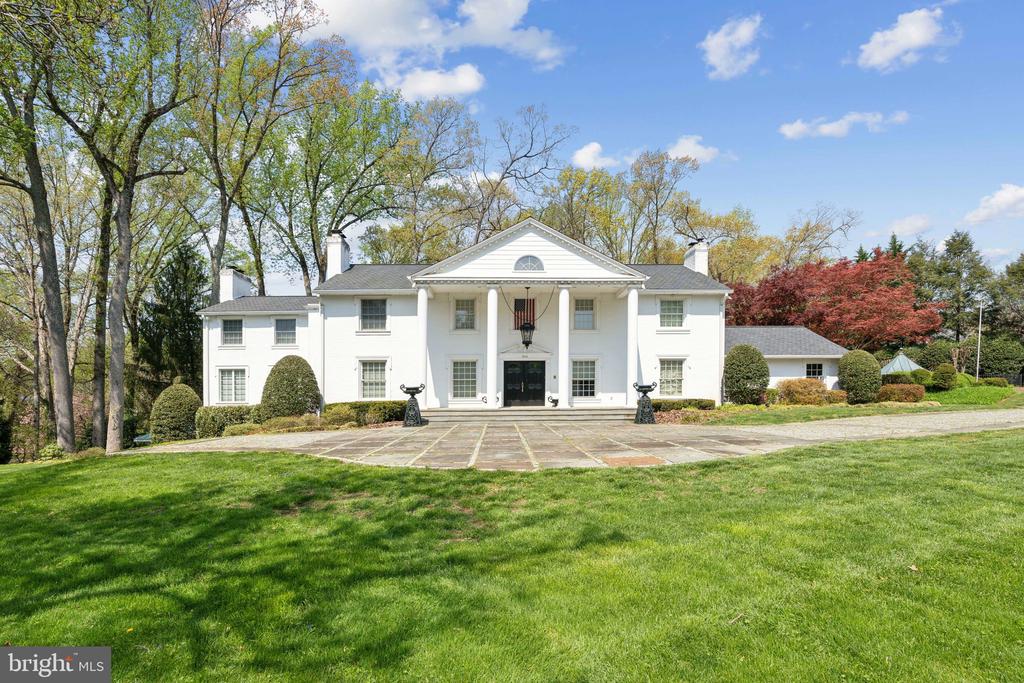932 WOBURN COURT